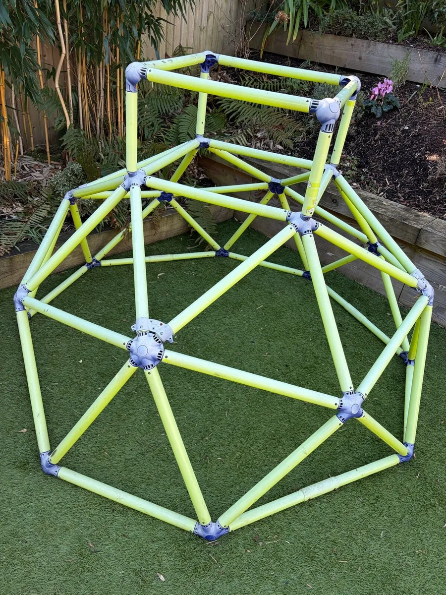 Eazy peesy monkey bars climbing frame - Image 1