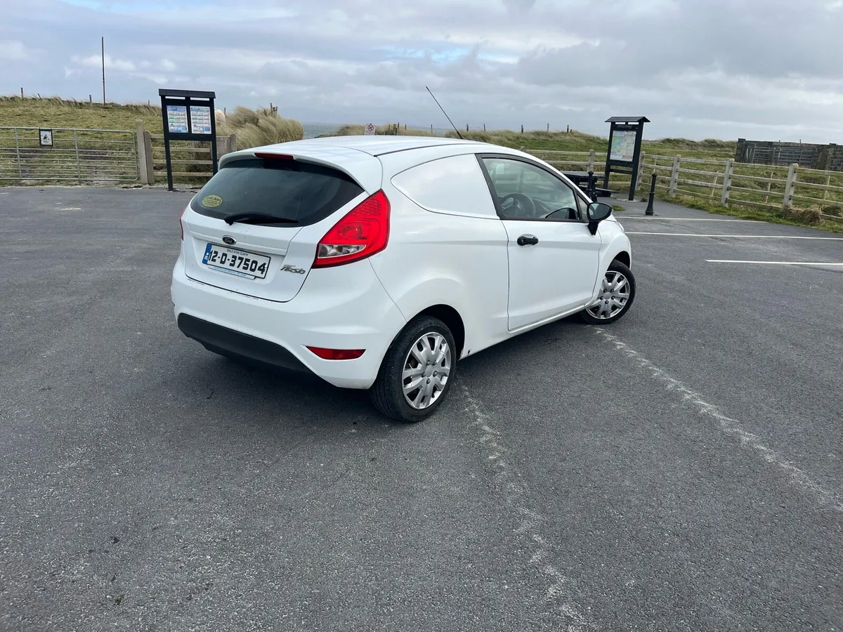Ford fiesta van - Image 1
