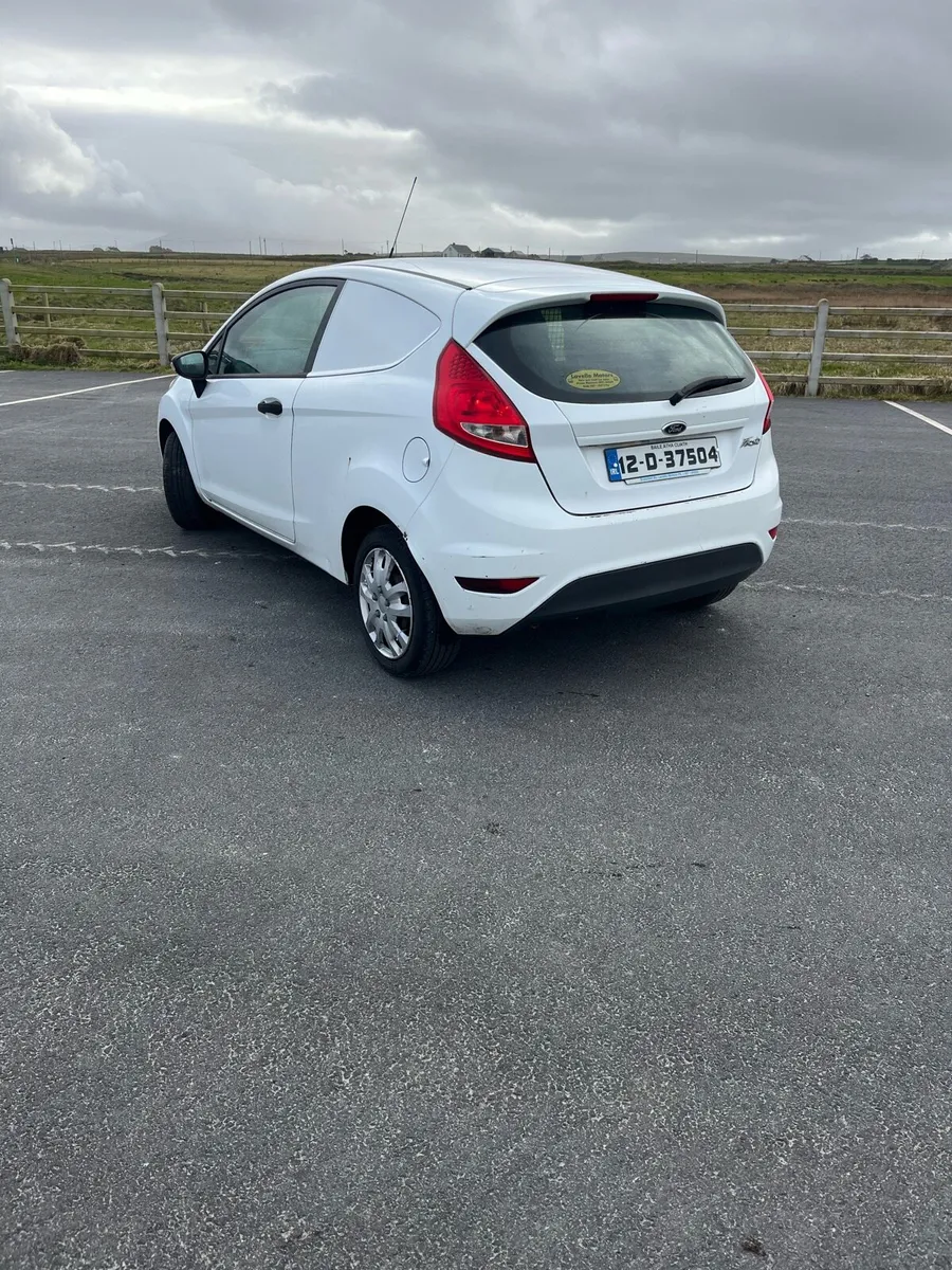 Ford fiesta van - Image 2