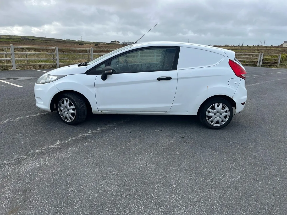 Ford fiesta van - Image 3
