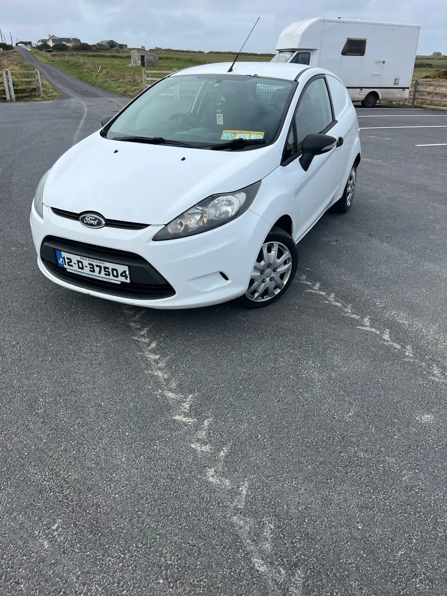 Ford fiesta van - Image 4