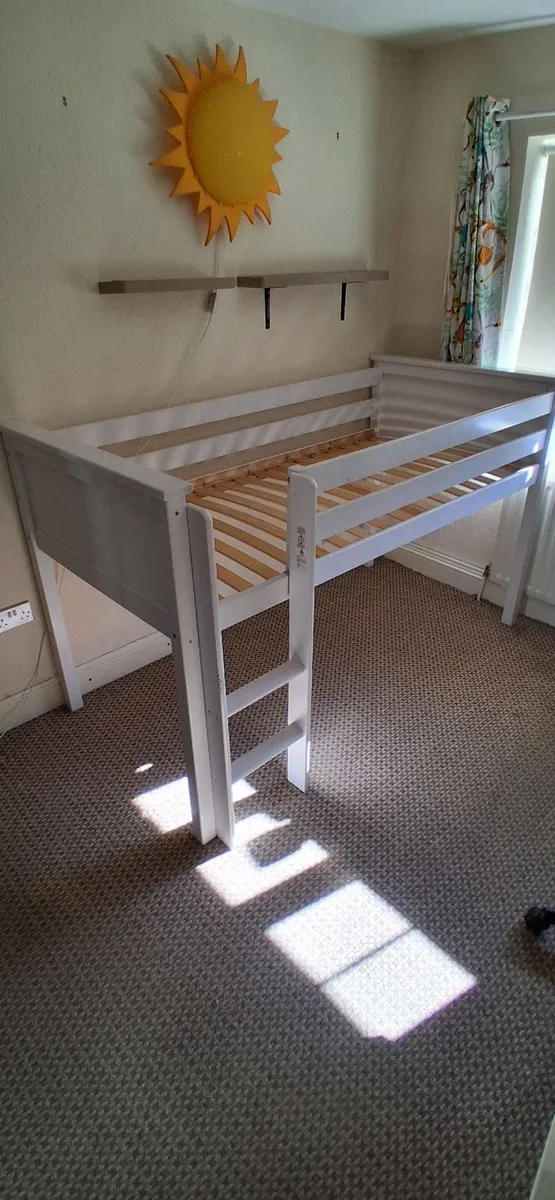 Single Bed - Mid Bunk Sleeper - Image 1