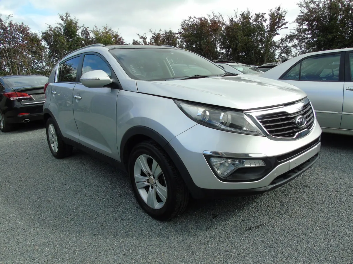 kia sportage 2015 white & silver BREAKING/CHEAP - Image 2