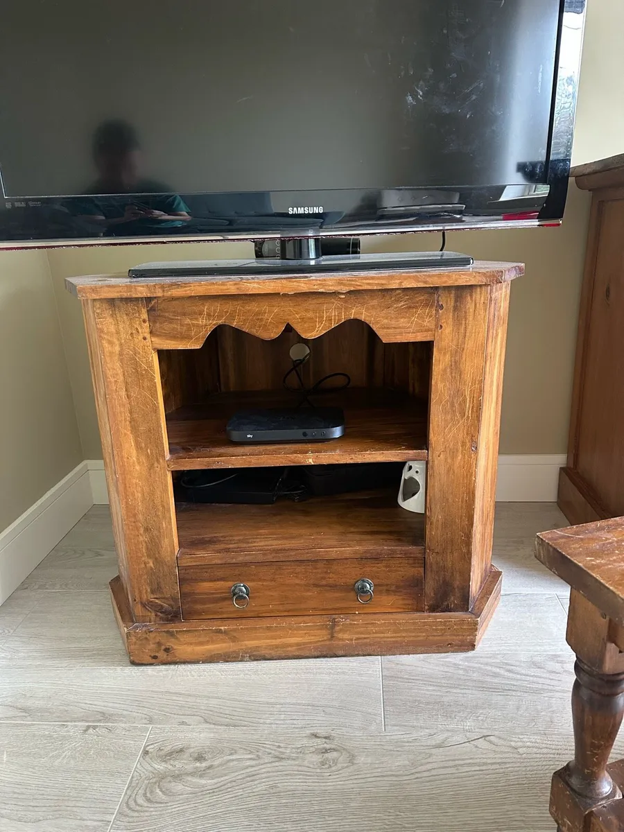 Tv stand, drinks cabinet & coffee table - Image 2