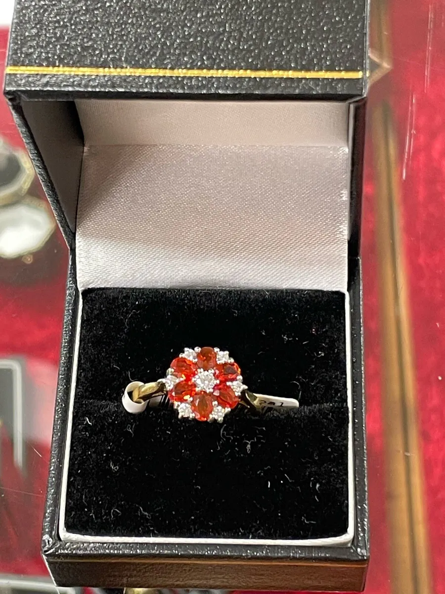 18k gold ring with fire opal and diamonds - Image 1