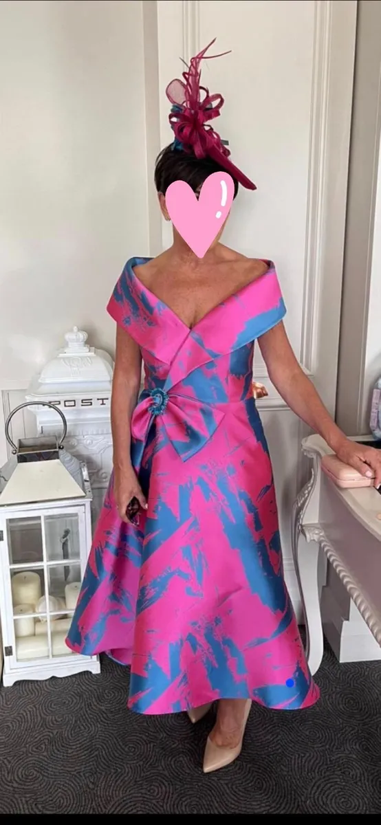 Mother of the bride dress and matching hat - Image 3