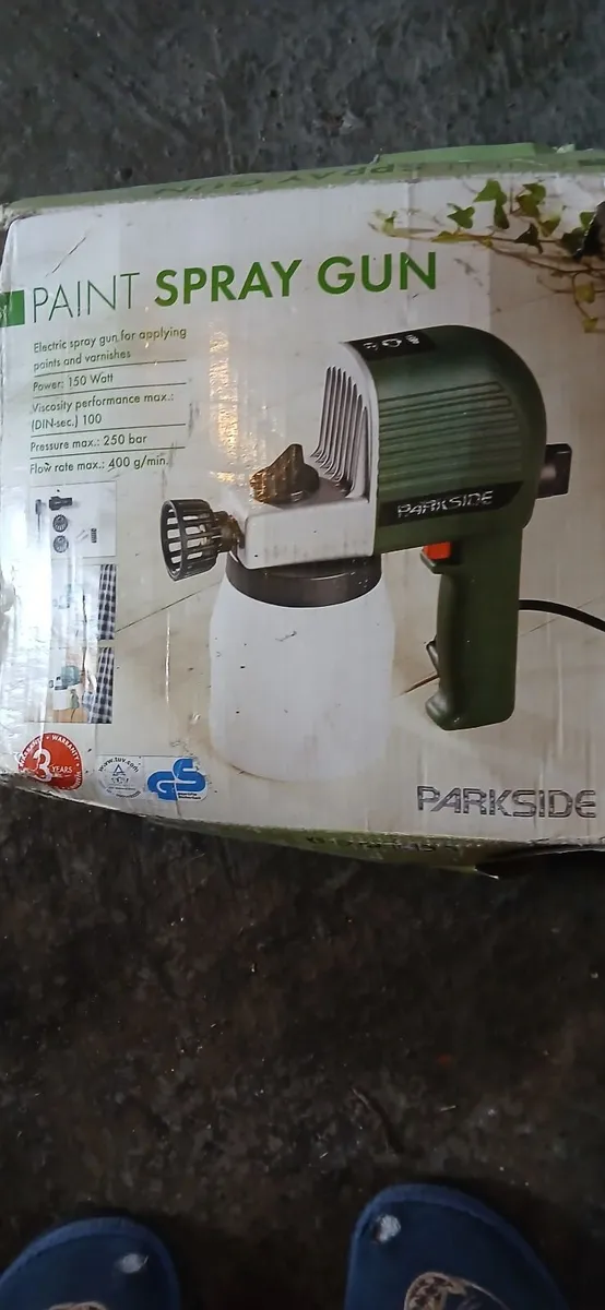 Paint spray gun - Image 1
