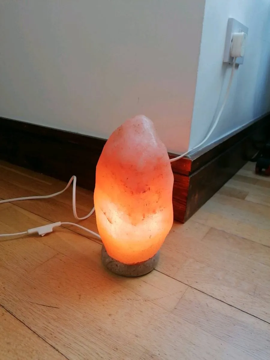 Himalayan Salt Lamp - Image 1