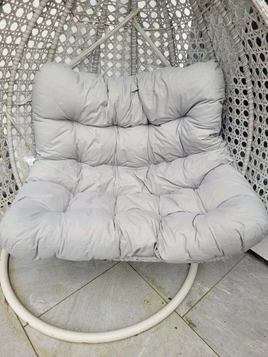 Double pod hanging swing chair - Image 1