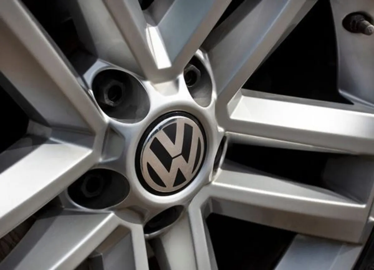 4 x Volkswagen Centre Caps (3B7) FREE POST - Image 2