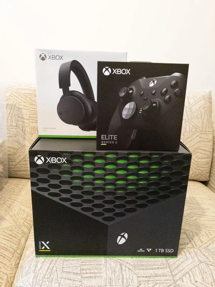 Xbox Series X + Elite Controller 2 + Xbox Wireless Headset - Image 2