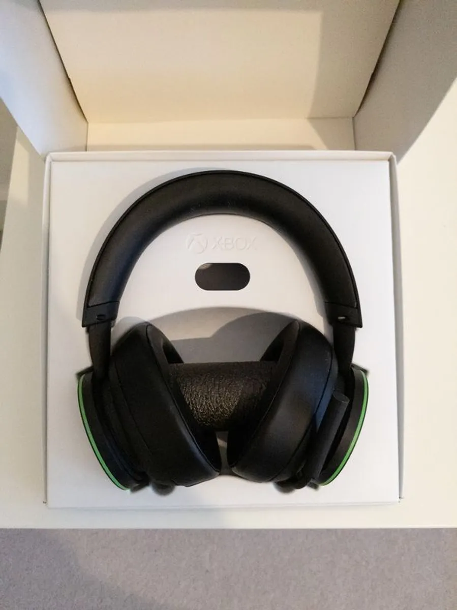 Xbox Series X + Elite Controller 2 + Xbox Wireless Headset - Image 4