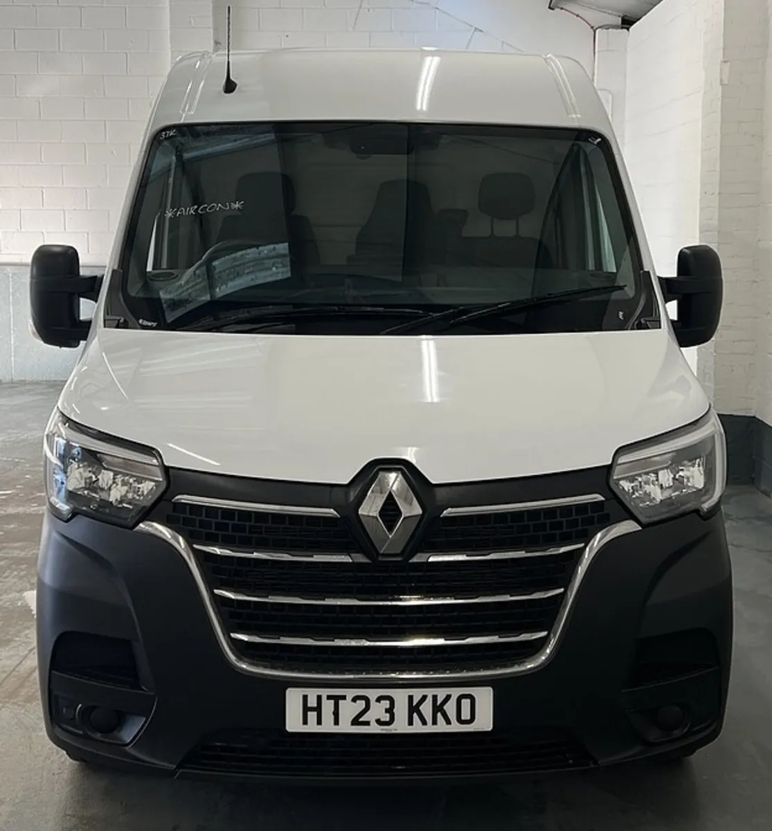 2023 Renault Master Medium Roof Panel Van - Image 1