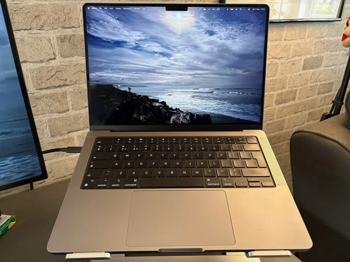 Apple MacBook Pro 14" - M1 Pro - 2021 - Image 2