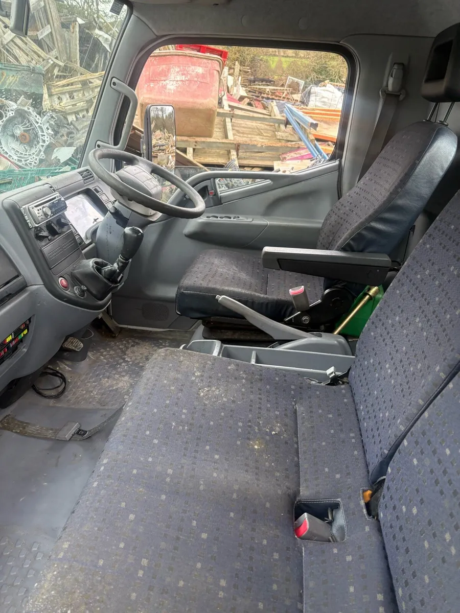 2008 Mitsubishi canter for breaking - Image 2