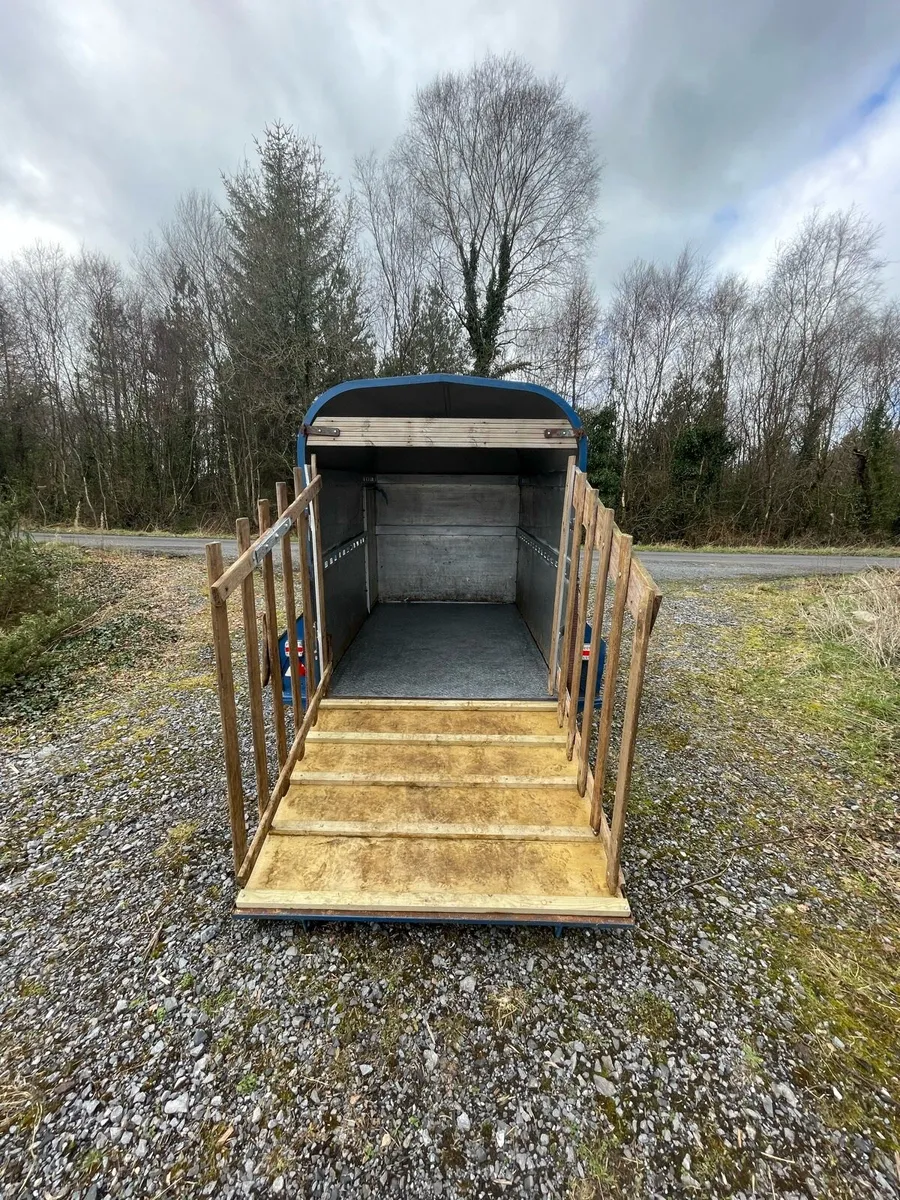 Bateson Twin Axle Sheep Trailer - Very Clean - Image 1