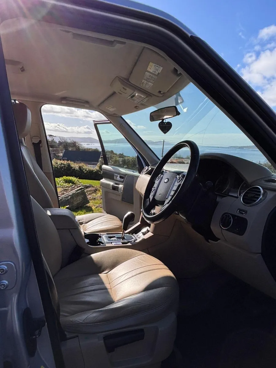 Land Rover Discovery TDV6 N1 commercial 5 seater - Image 2