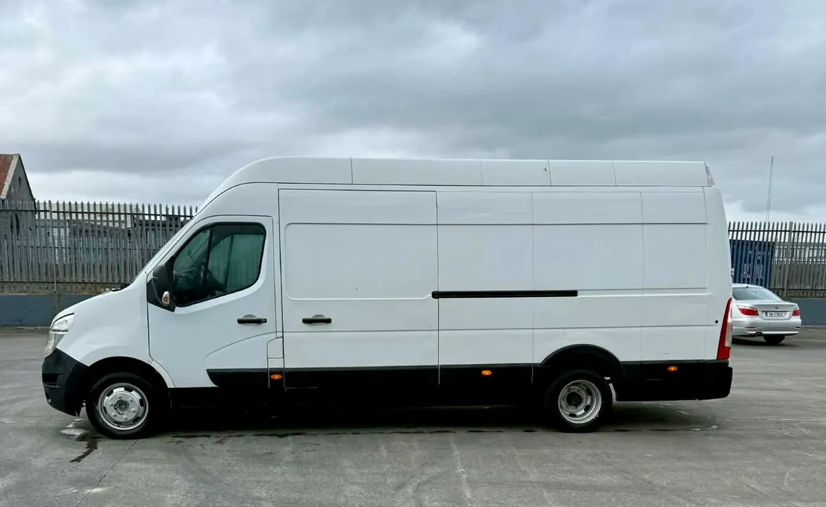 2019 Nissan NV400 Tax and Doe - Image 2