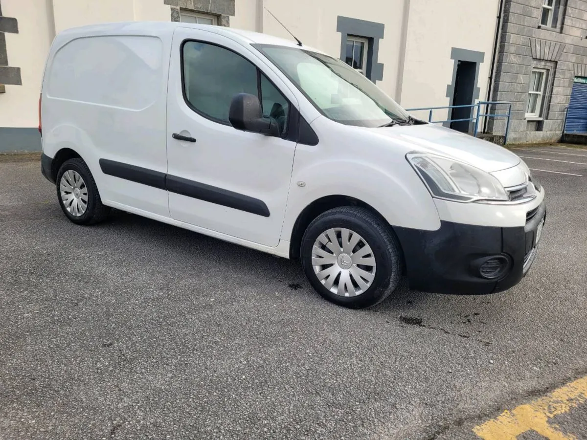 CLEAN 2014 CITROËN BERLINGO 3 SEATER NEW CVRT. - Image 1