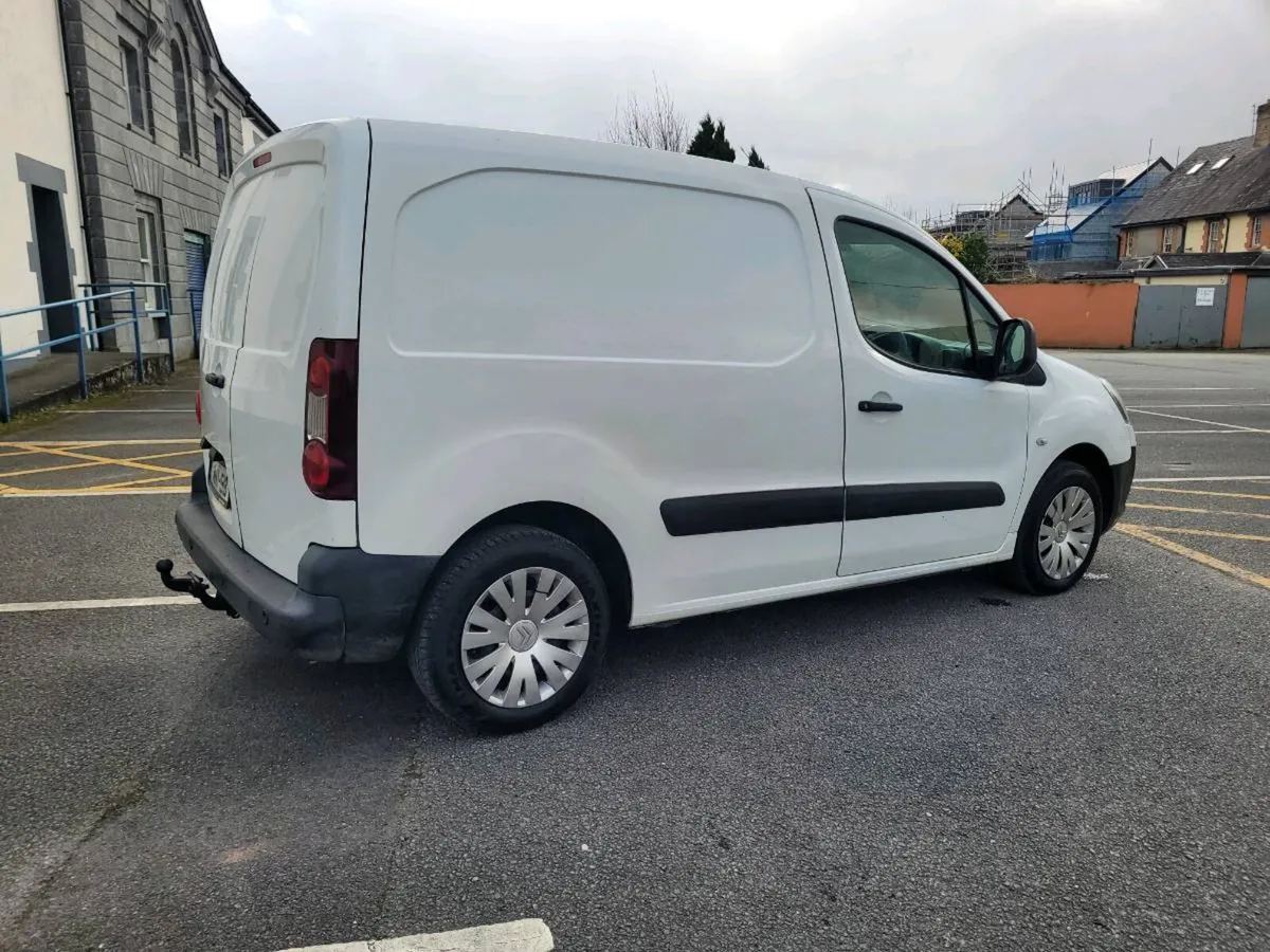 CLEAN 2014 CITROËN BERLINGO 3 SEATER NEW CVRT. - Image 2