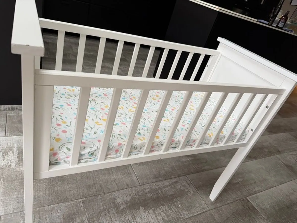 Baby cot - Image 3