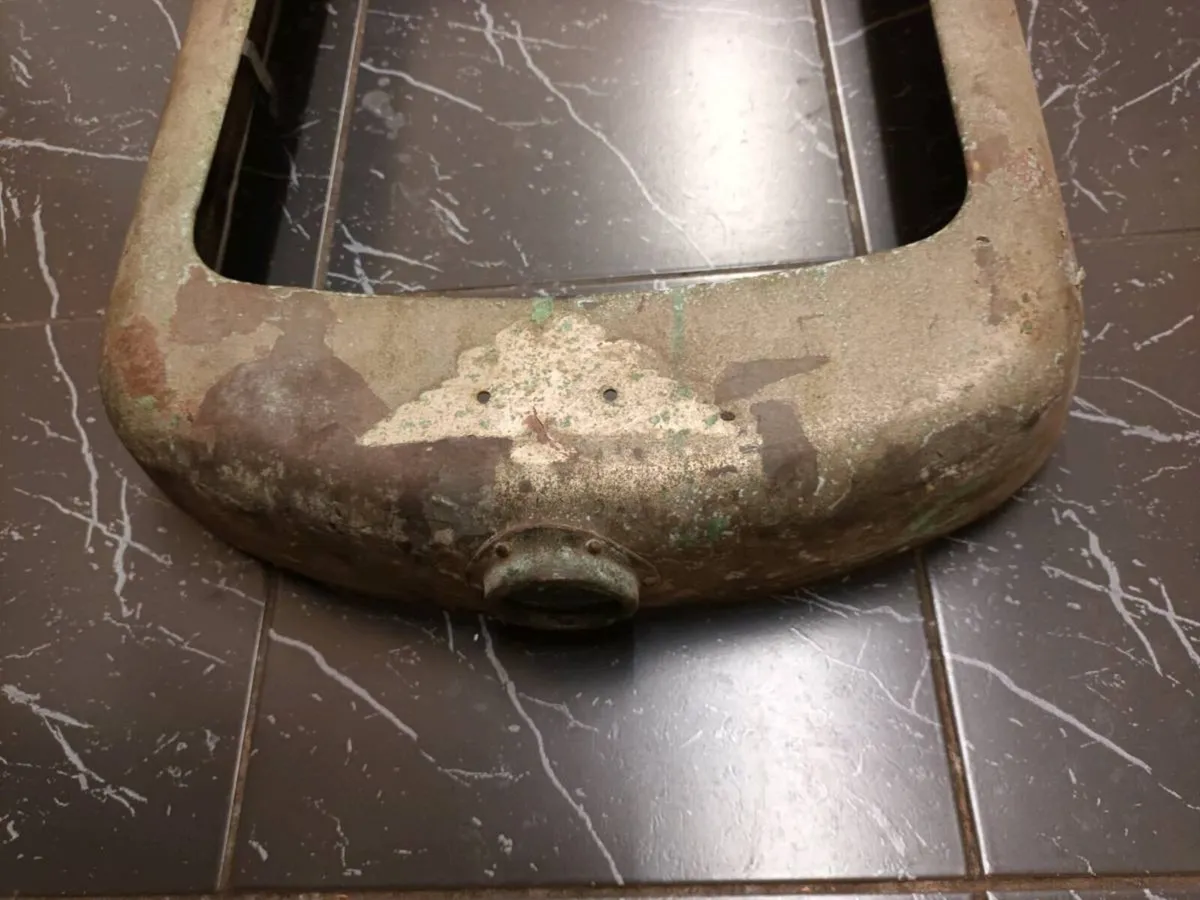 Old Car Radiator Surround - Image 1