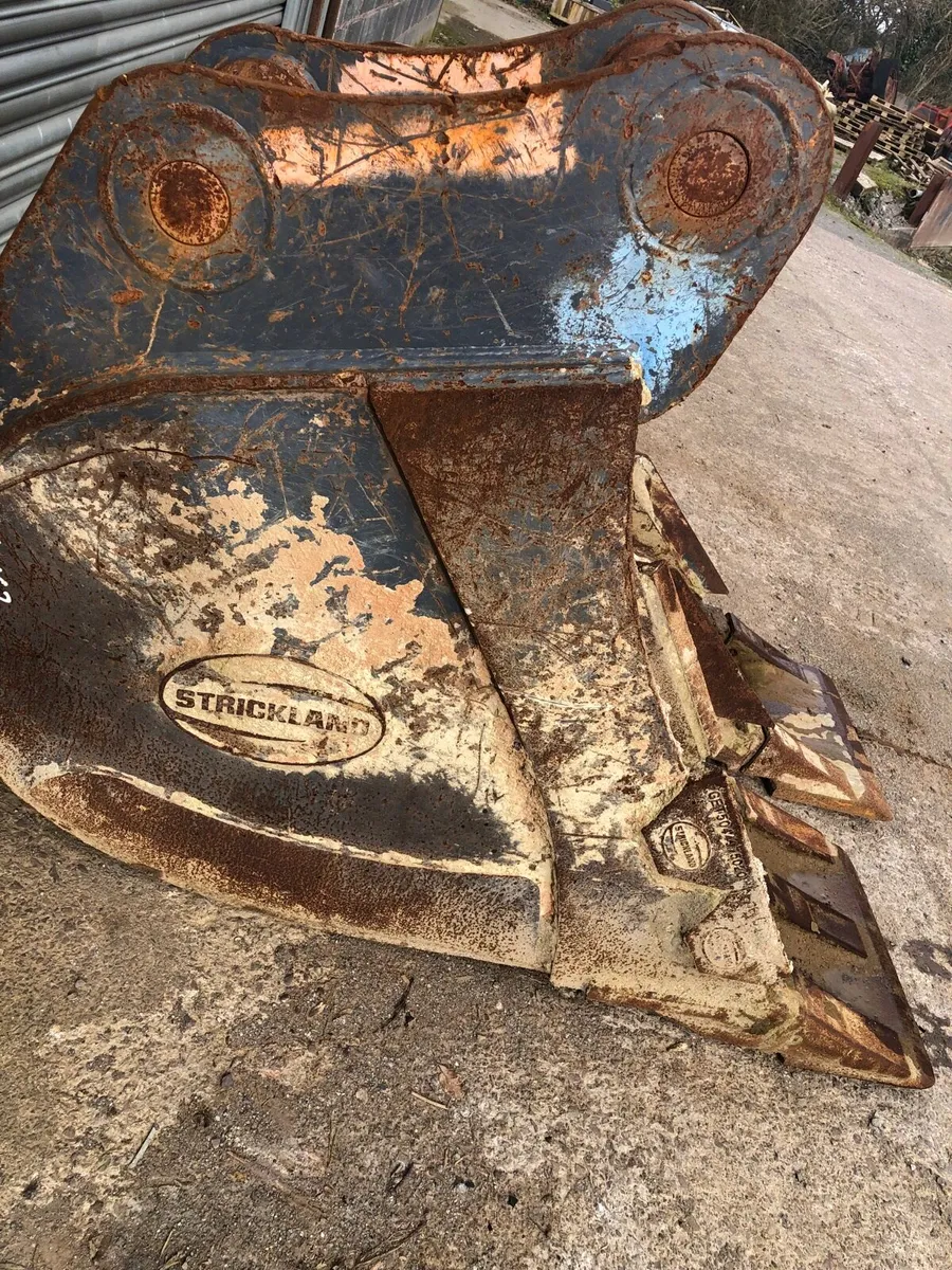 18” buckets 65 + 60mm pins - Image 3