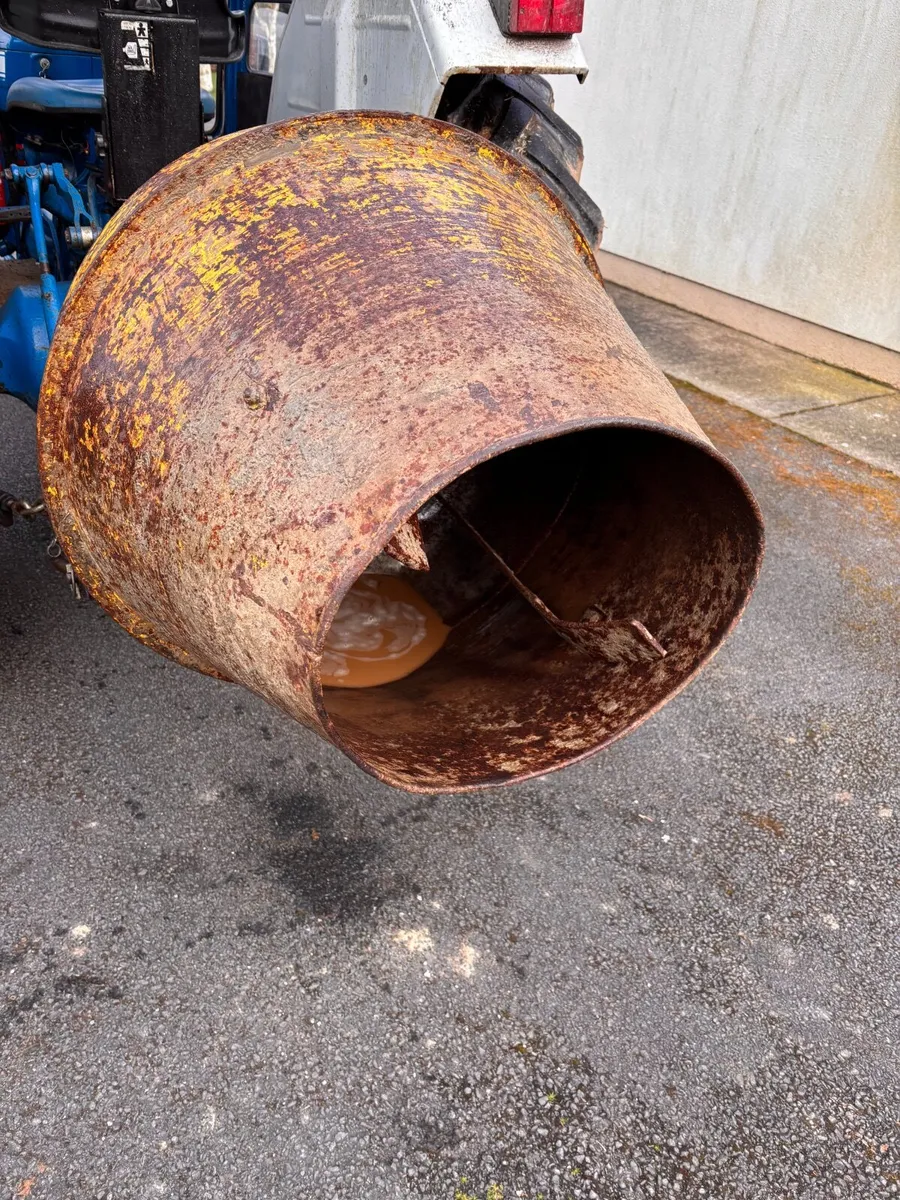 Cement mixer - Image 2