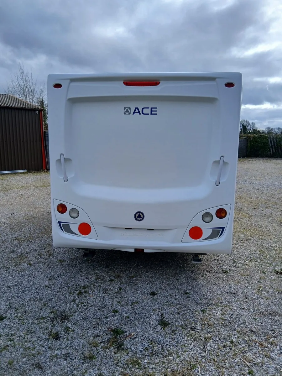 FANTASTIC 6-8 BERTH ACE JUBILEE TOURING CARAVAN. - Image 3