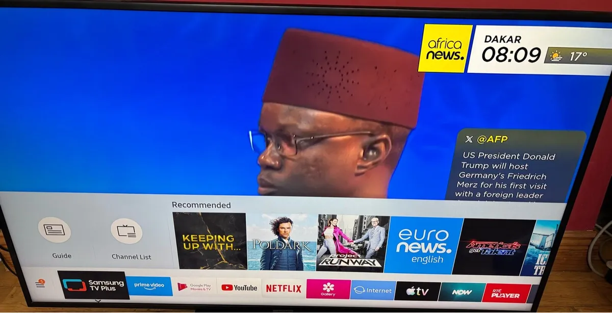 49” Samsung 4K UltraHD HDR Smart TV - Image 1