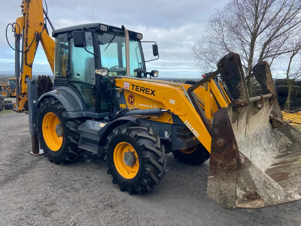 Terex 860 Digger Loader - Image 1