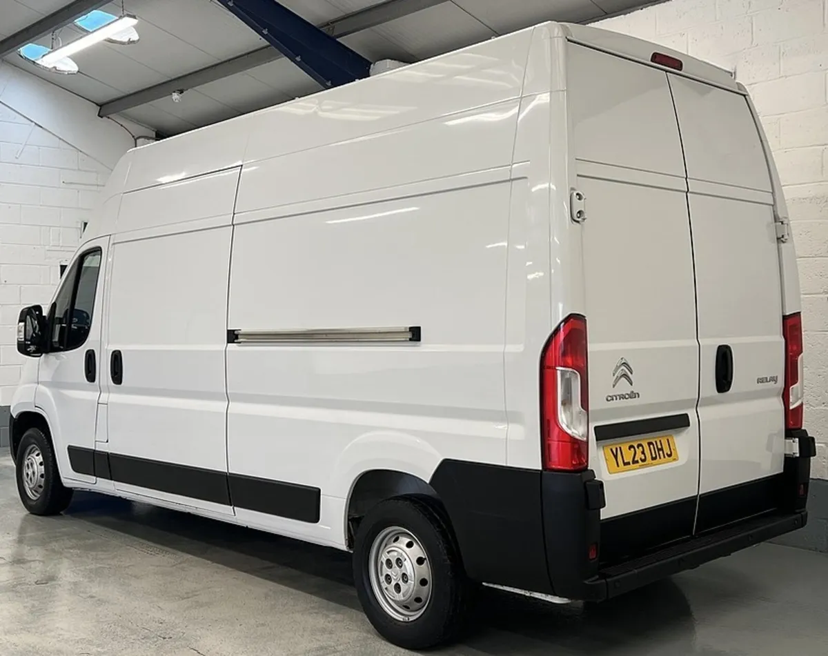 2023 Citroen Relay High Roof Panel Van - Image 3