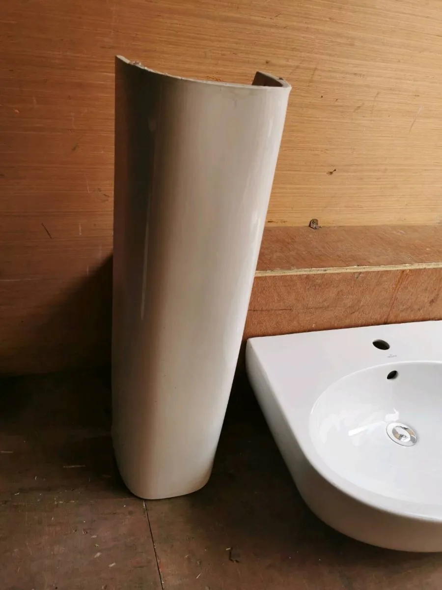 bathroom washhand basin and pedestal - Image 2
