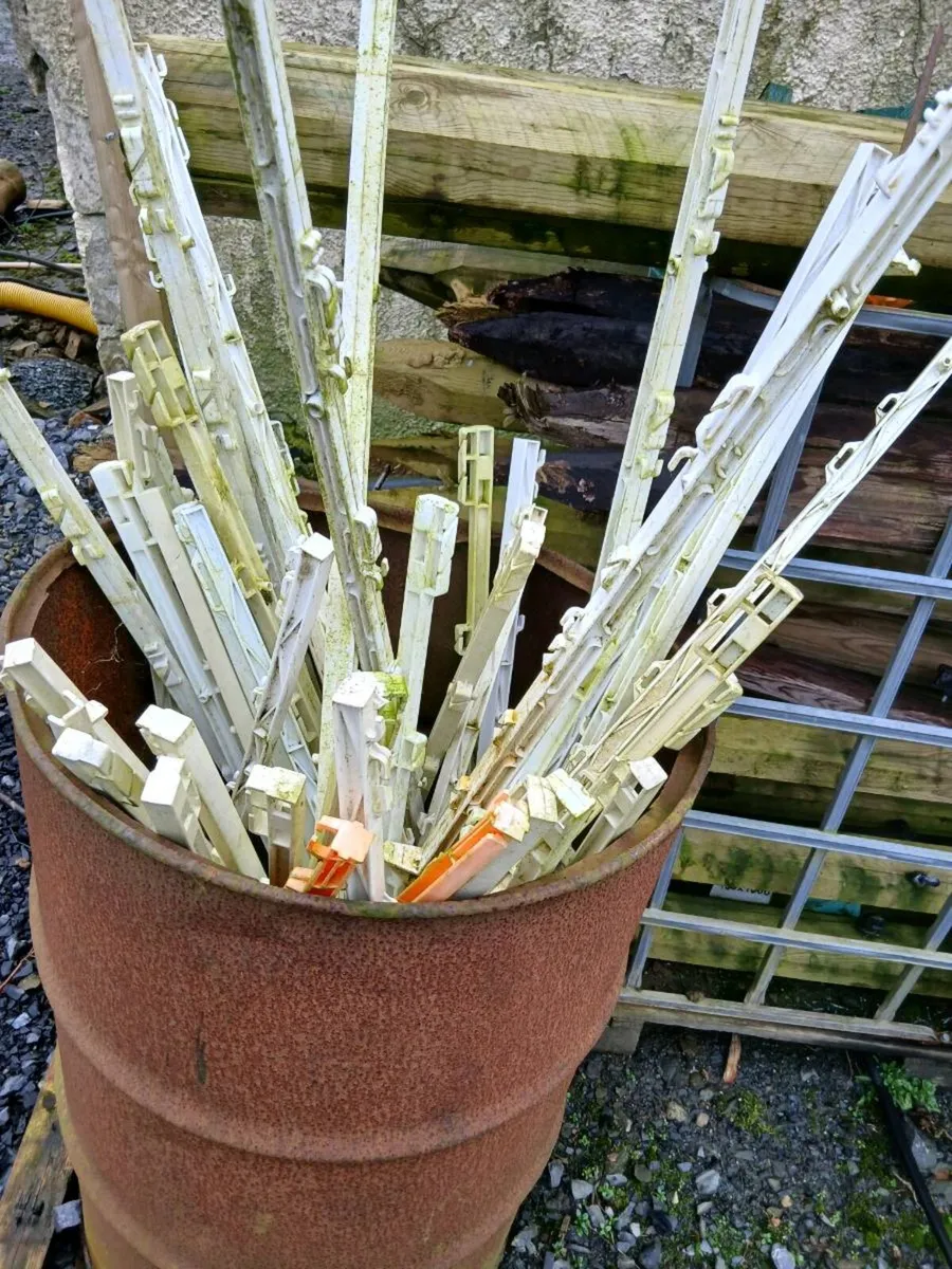 Hoof stand hay nets - Image 3