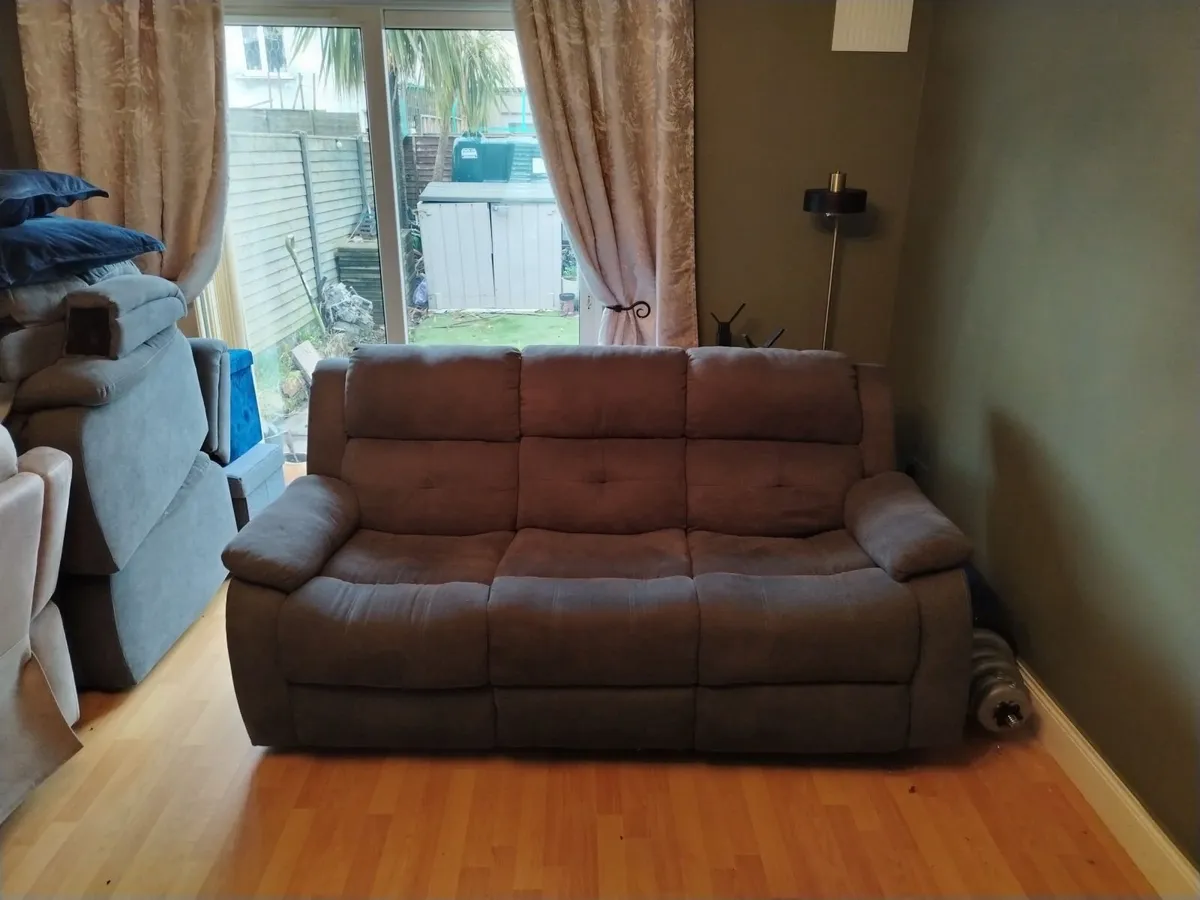 * FREE* rner sofa with 2 matching recliner chairs. - Image 1