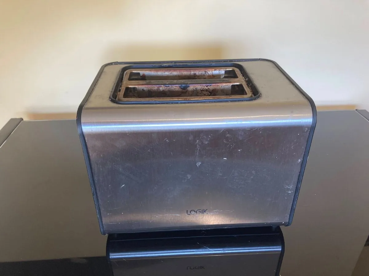 2-Slice Electric Toaster - Image 2