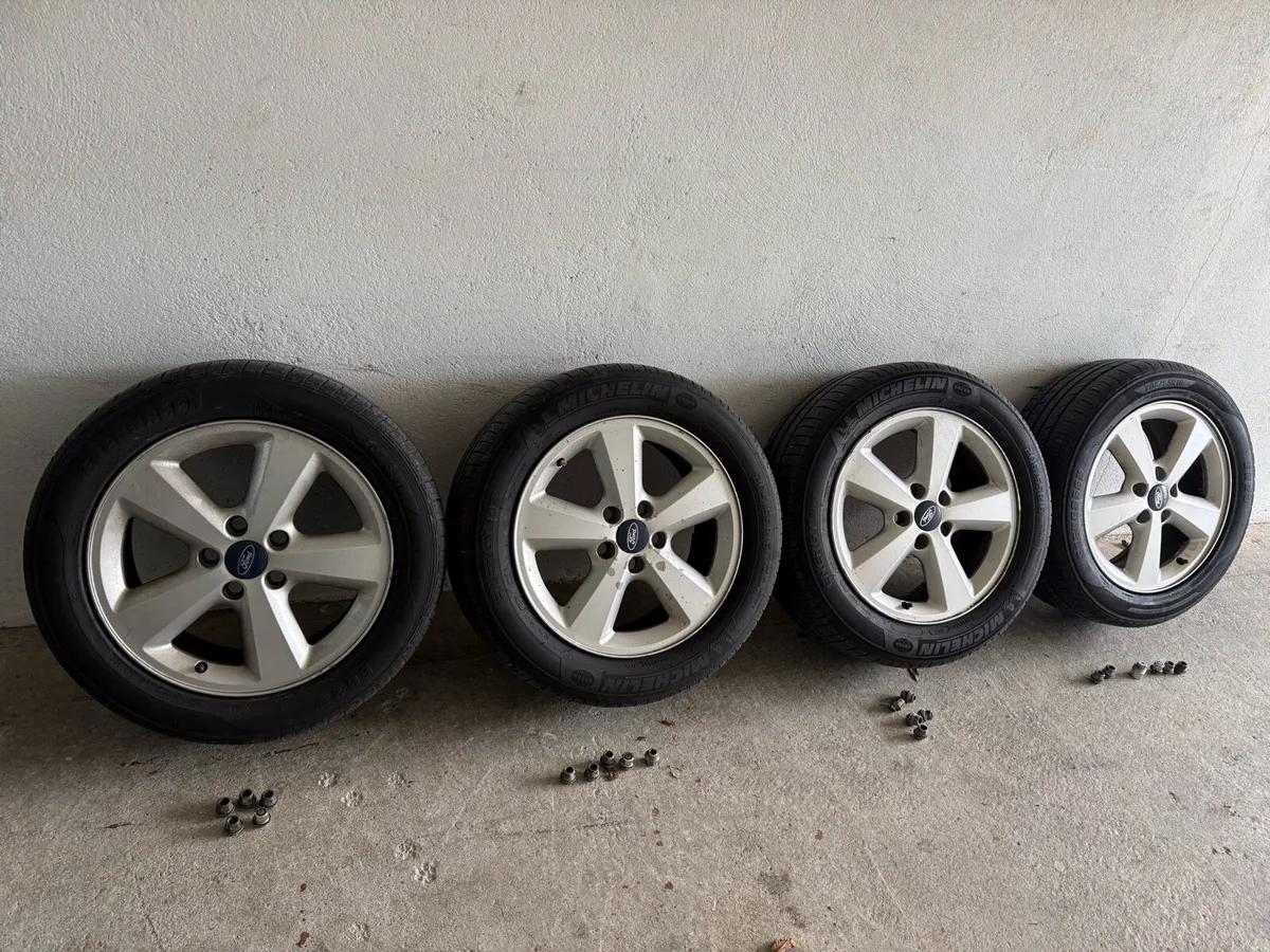 Ford transit connect Ltd 16 inch alloy and tyres - Image 1