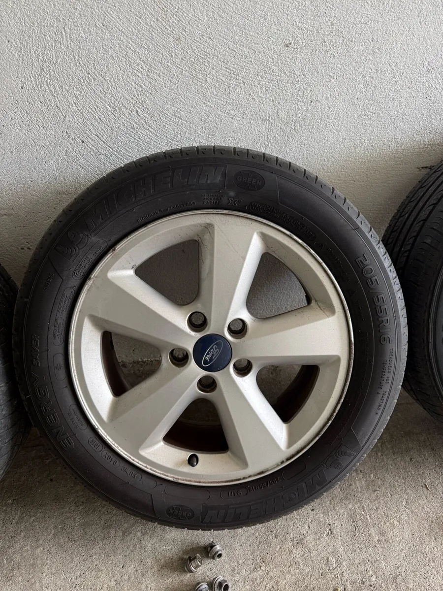 Ford transit connect Ltd 16 inch alloy and tyres - Image 2