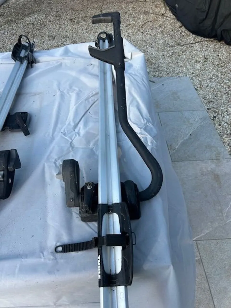 Thule Bike Roof Carrier - Image 3