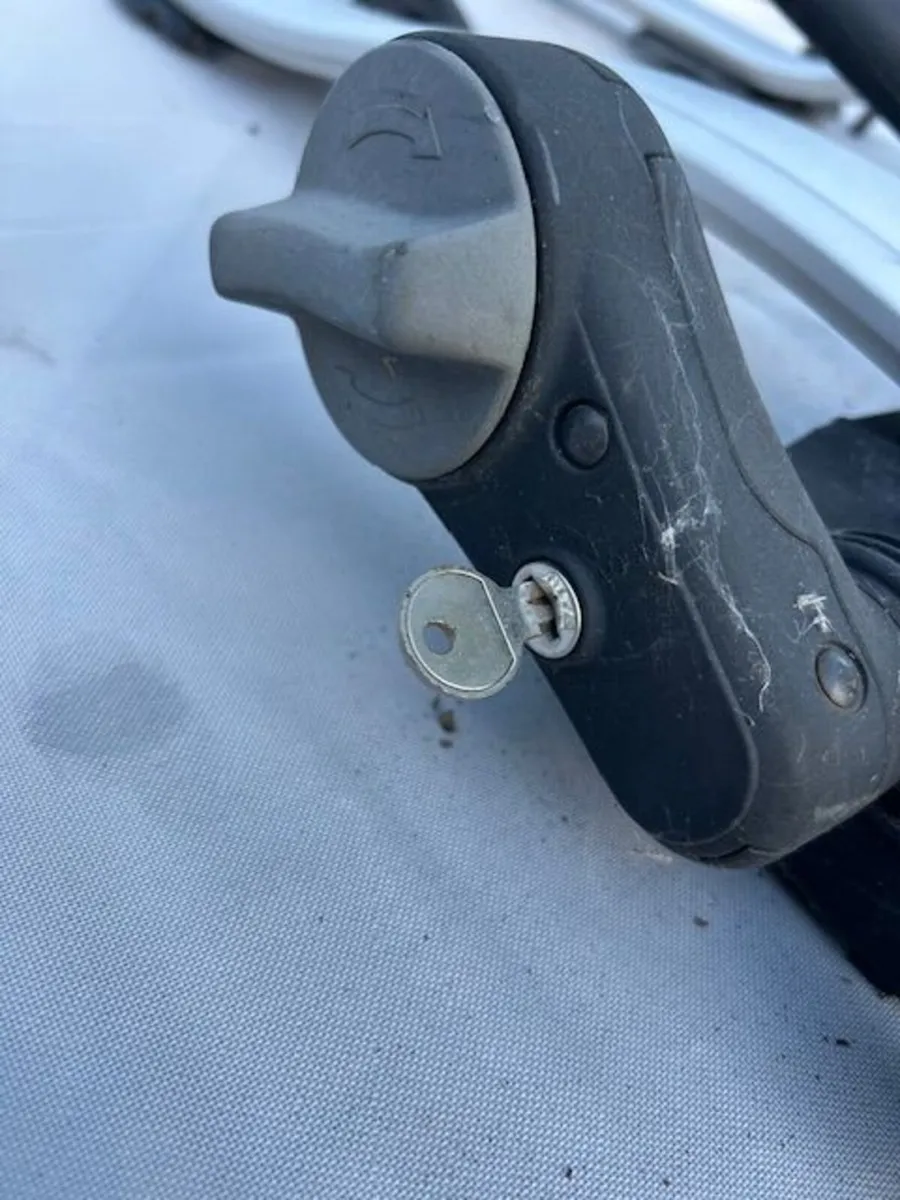 Thule Bike Roof Carrier - Image 4