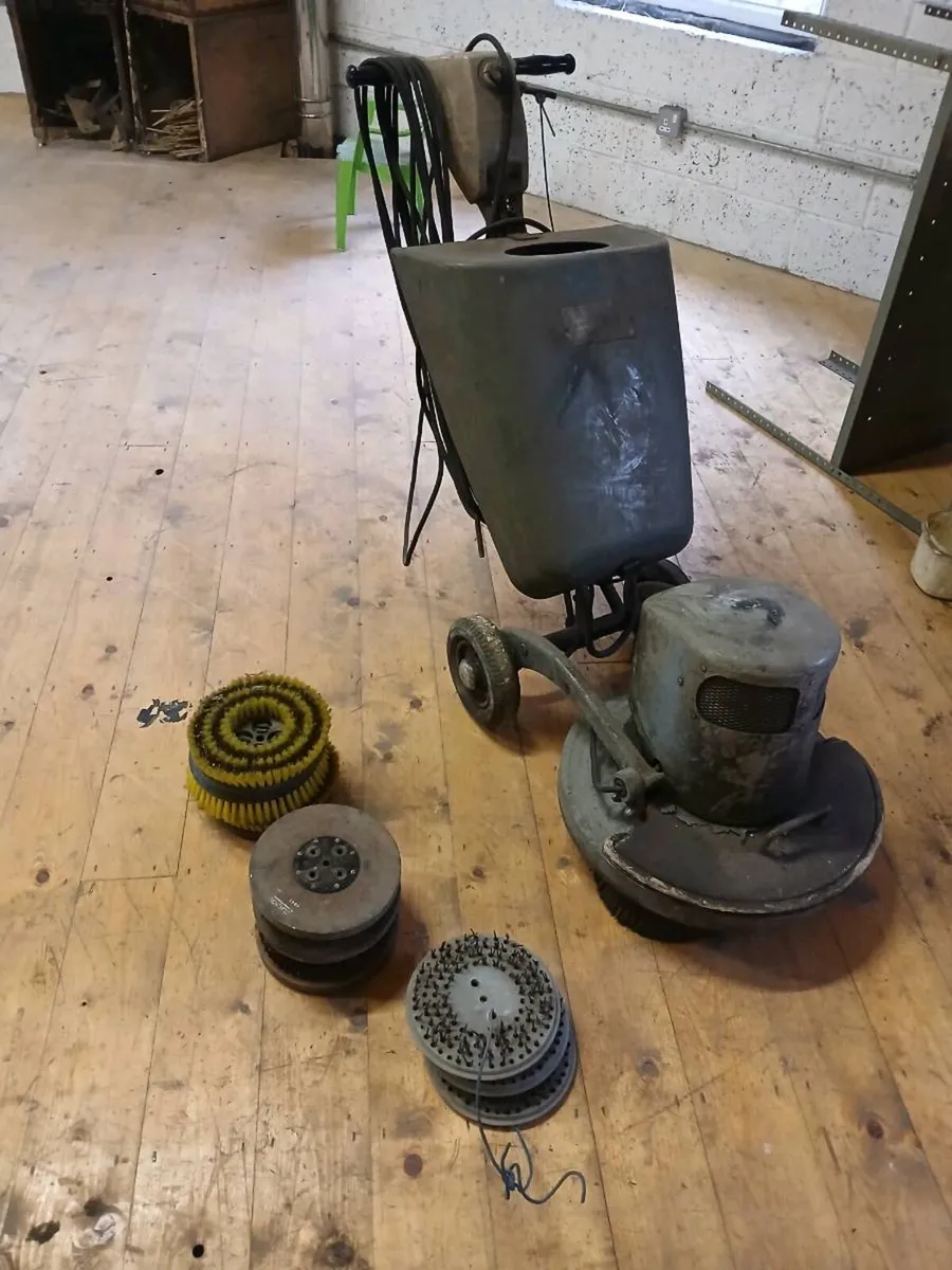 Rotary floor cleaner