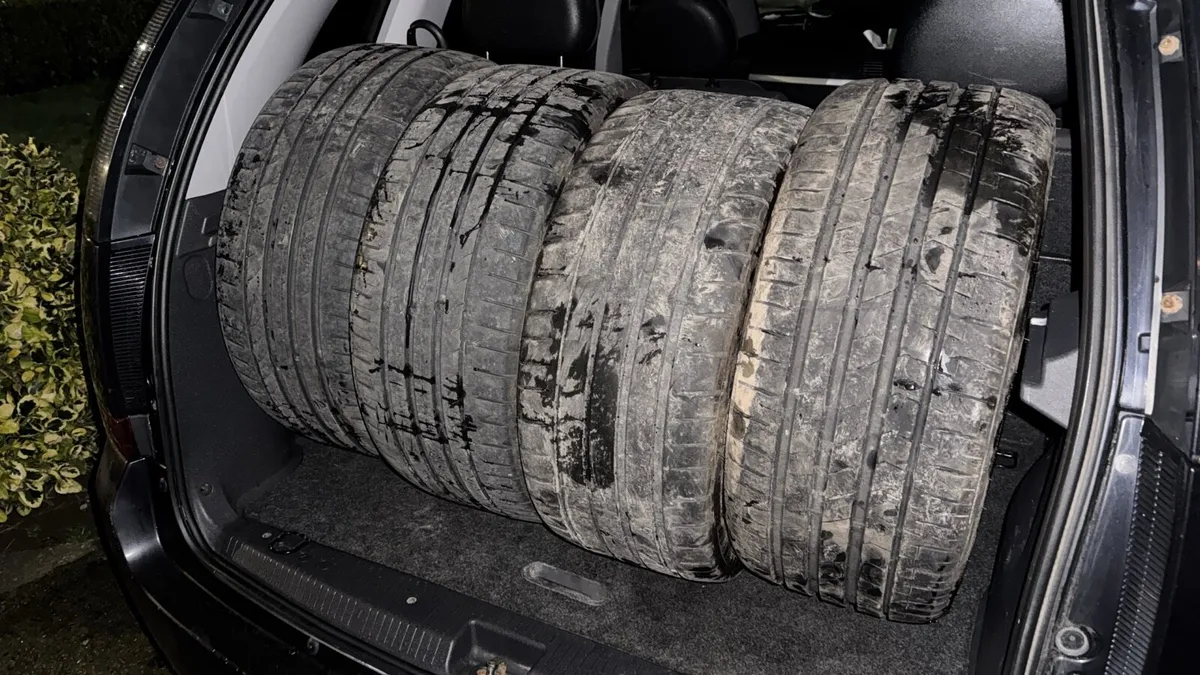 4X  19s low profile 245/35/19 & 235/35/19s - Image 2