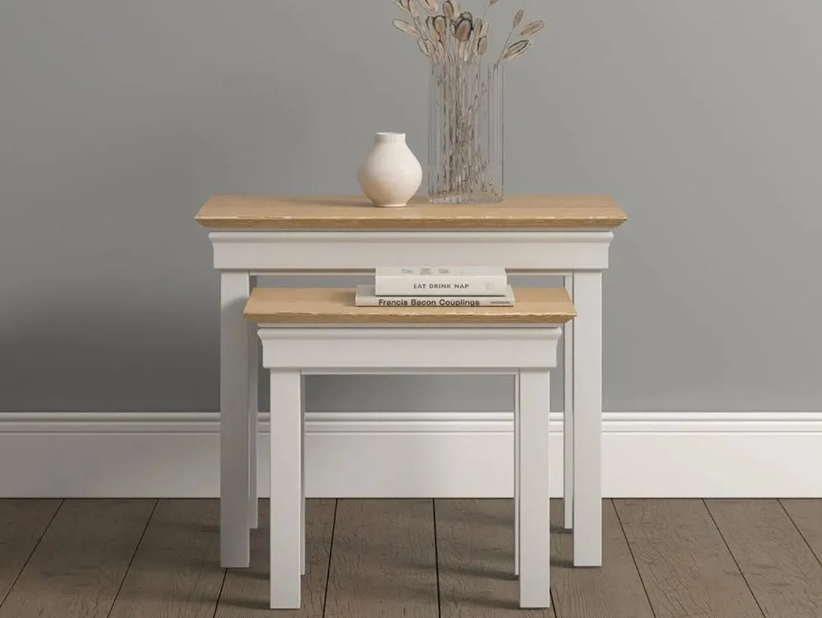 LIVING ROOM FURNITURE - Image 1