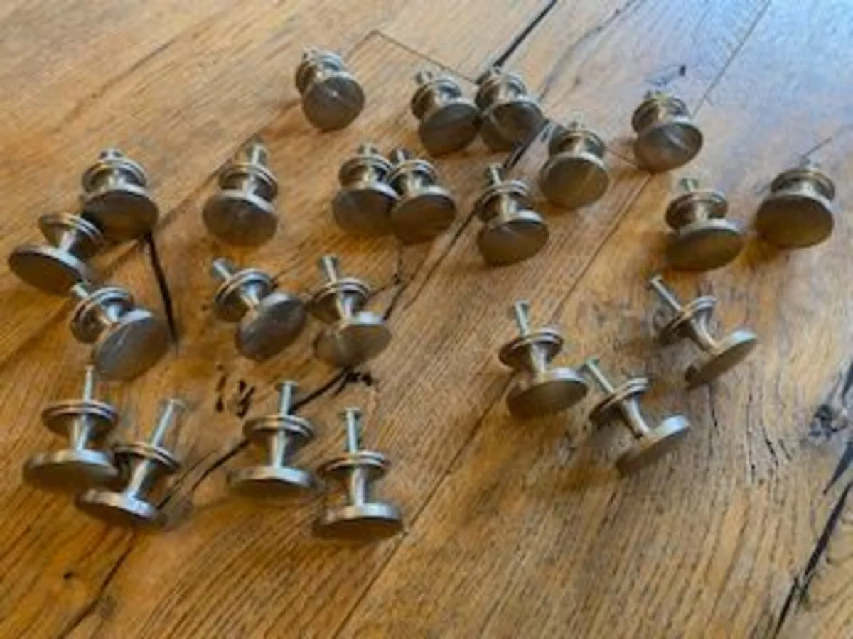 23 Knobs for cabinets or drawers - Image 4