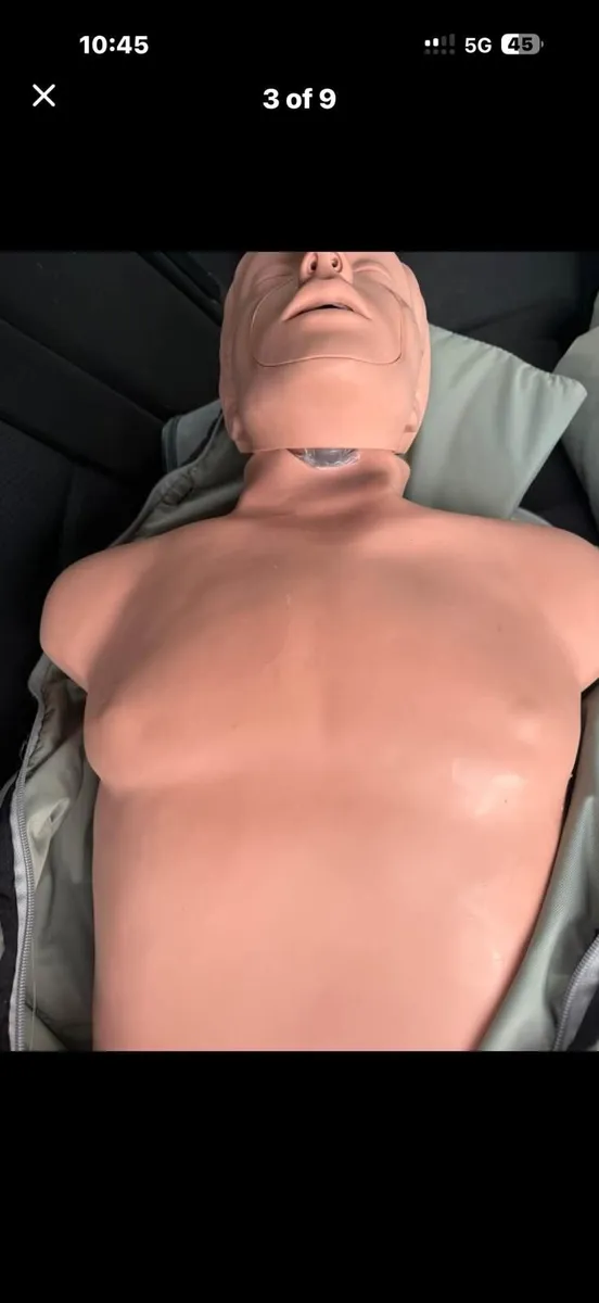 Cpr training mannequins - Image 1