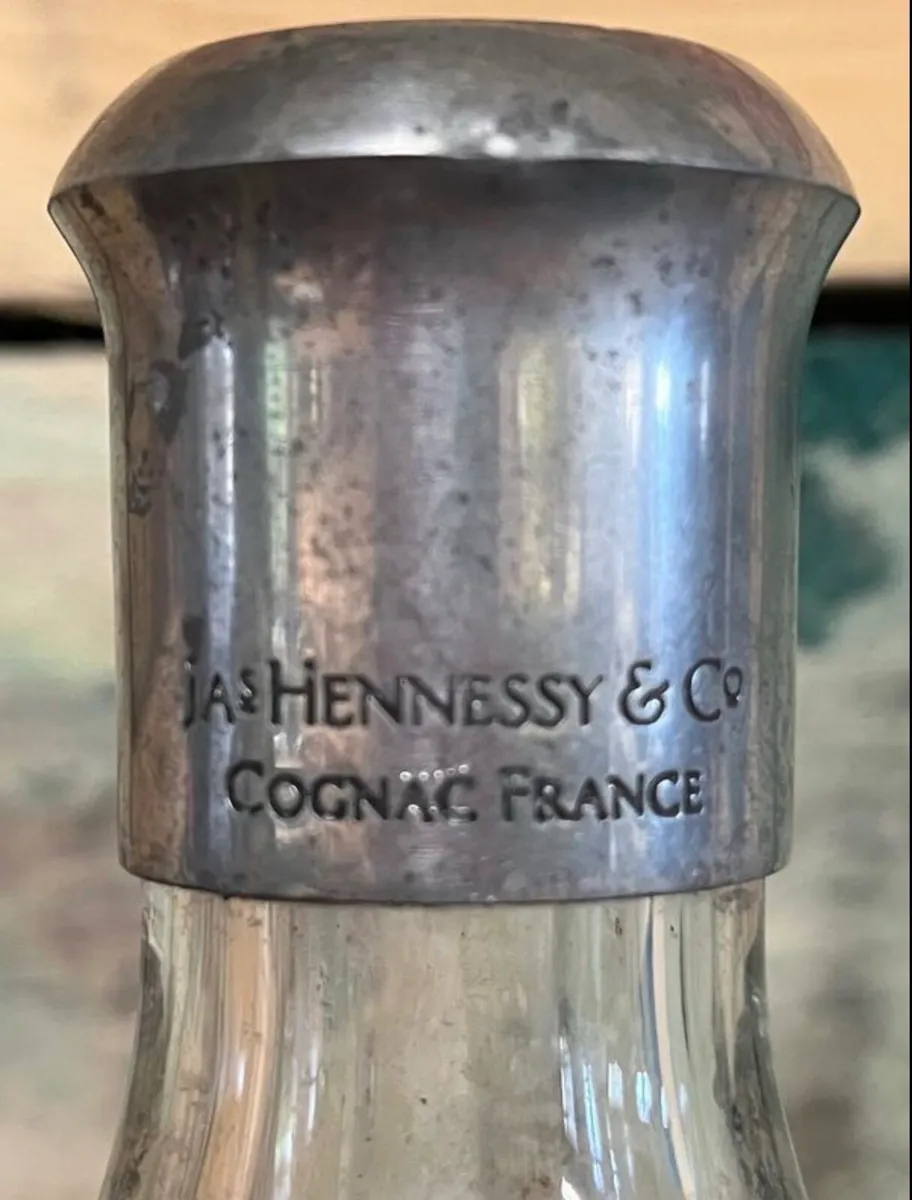 Hennessy Paradis Crystal Decanter with silver top - Image 2