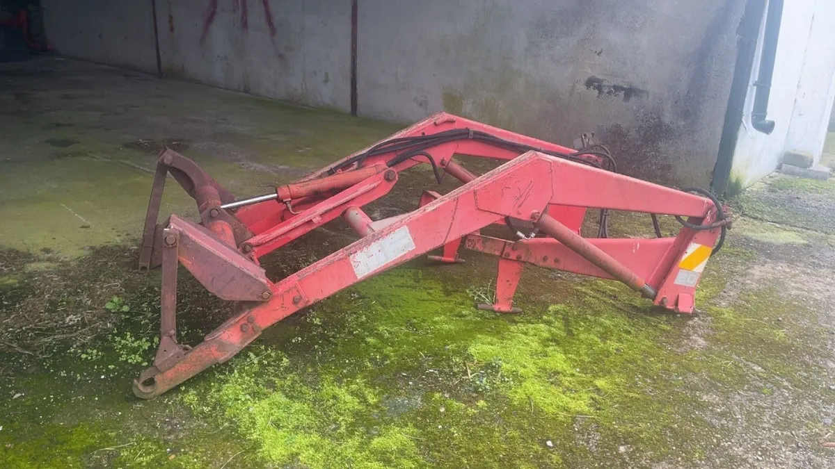 Tractor Loader Massey Ferguson 80 Loader - Image 1