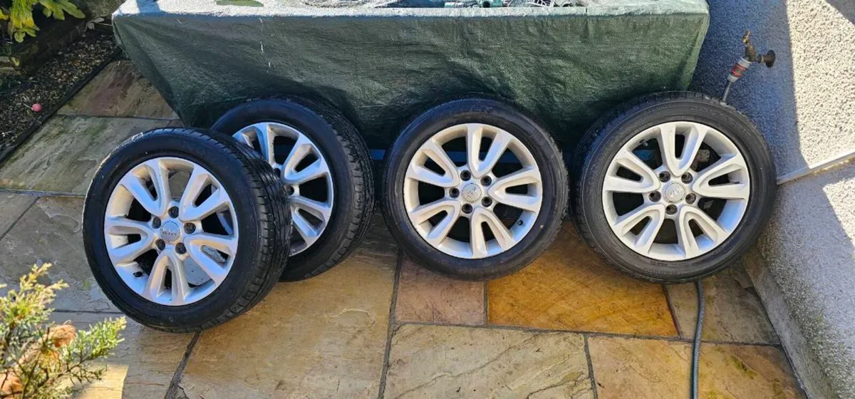 Kia wheels with tyres - Image 1