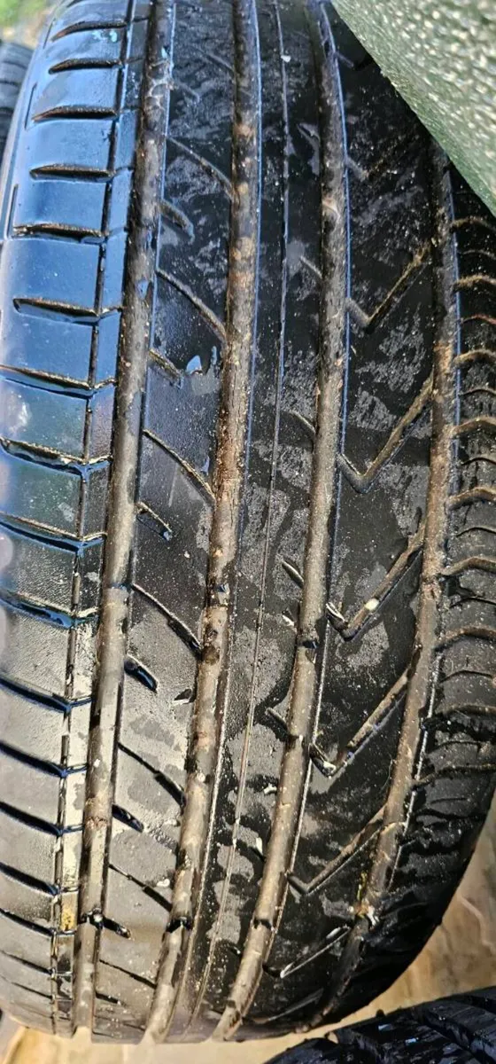 Kia wheels with tyres - Image 3
