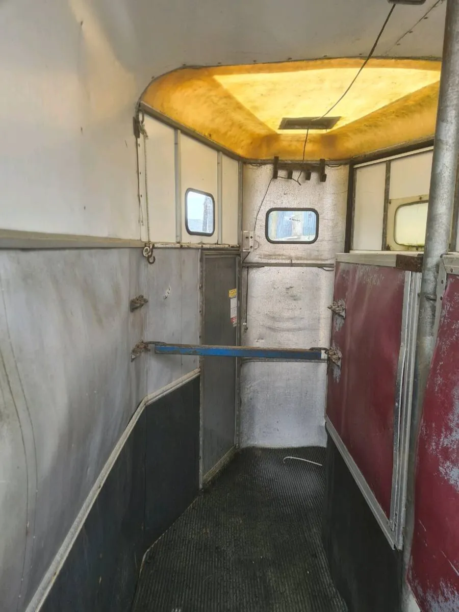 Horse box 510 - Image 3